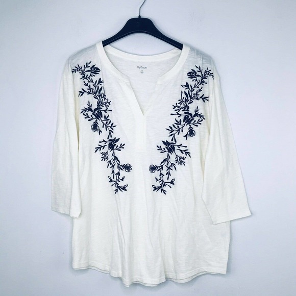 Ryllace 1X Blouse Embroidered Floral - Picture 1 of 6